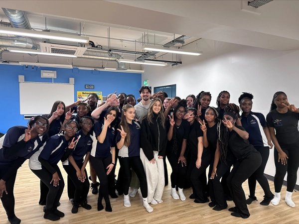 The Motionhouse Dance Company with students in January 2026